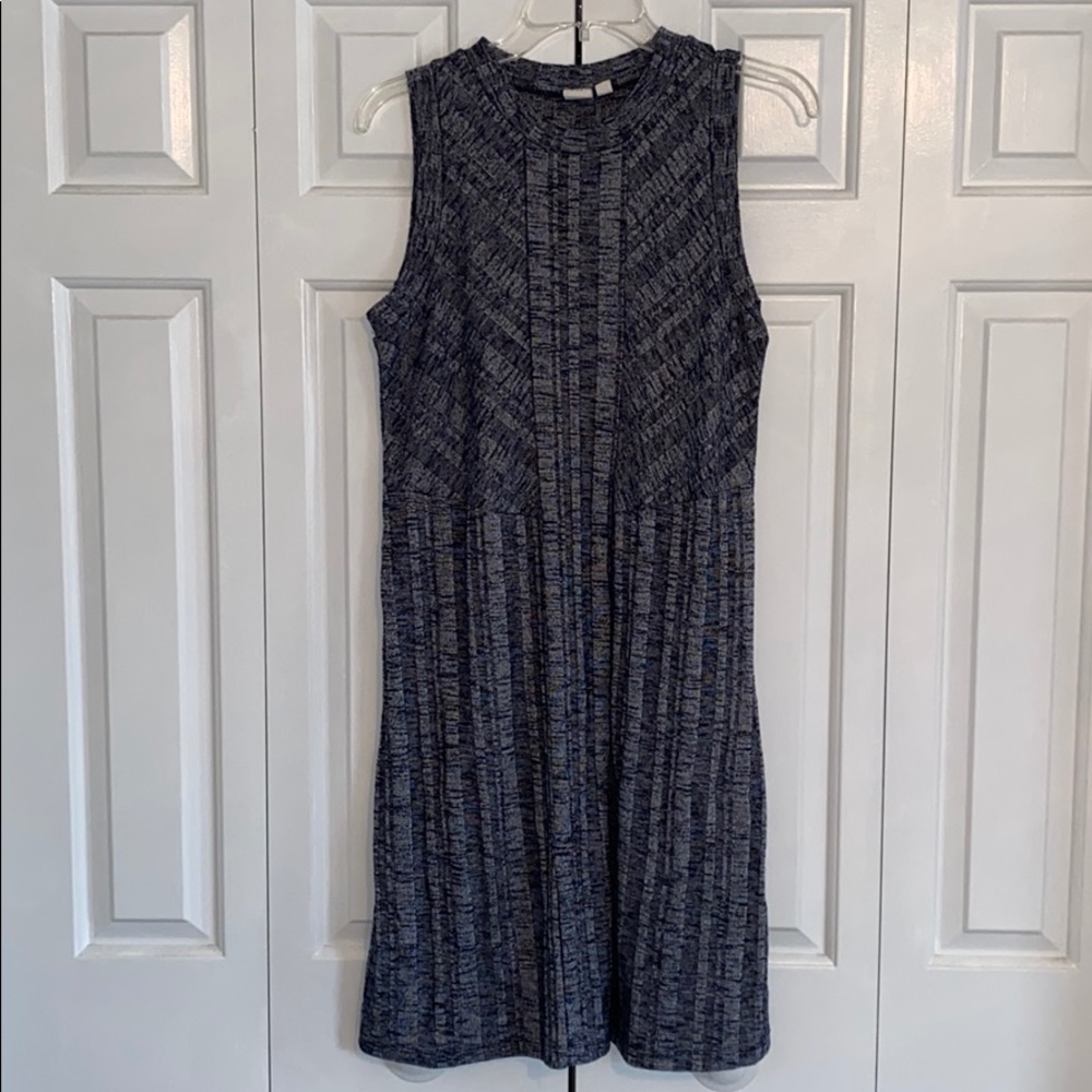 GAP Sleeveless Mockneck Shift Dress - M Tall